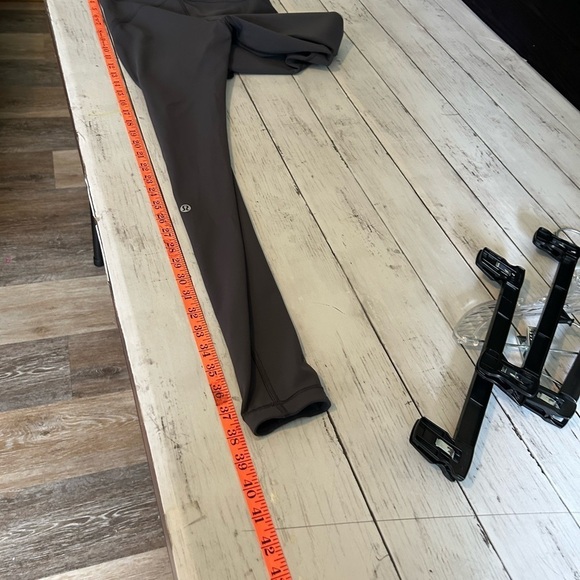 Lululemon Smooth Stride Legging Size 2,full length - Picture 9 of 10